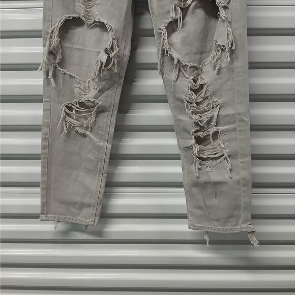 American Eagle Mom Jeans Size 6 Gray Destroyed Deconstructed Denim High Rise - Picture 5 of 11